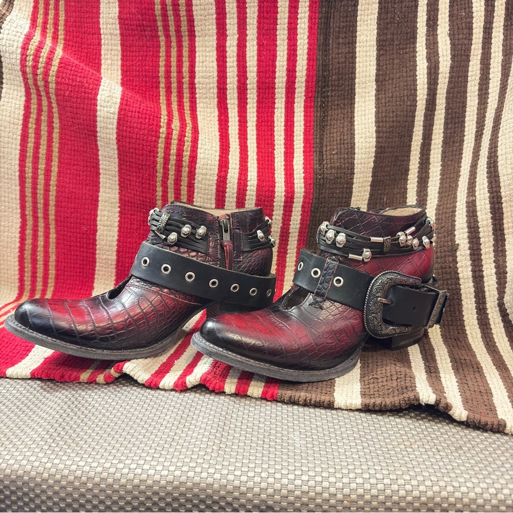 Freebird SALOON Burgundy&Black Croc-Embossed - METAL & LEATHER ACCENTS - size 10 - Picture 3 of 8